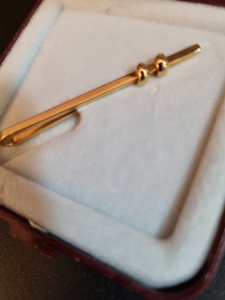 Aguja corbata