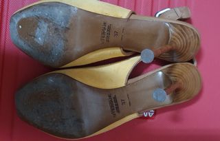 Zapato de ante amarillo