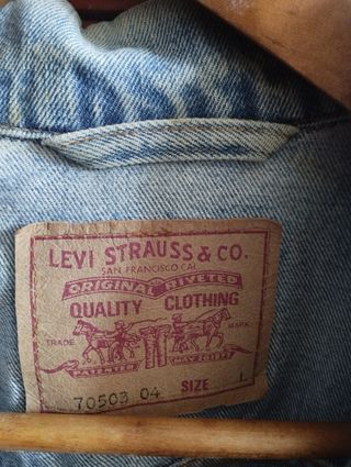 levis etiqueta roja