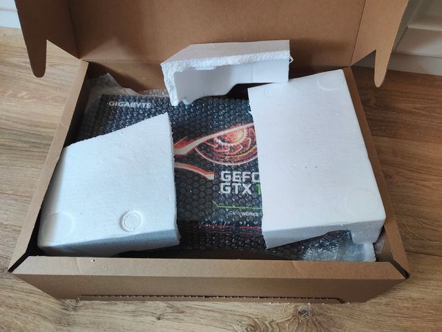 Caja gráfica Gigabyte GeForce GTX 1080 8Gb 3 fans