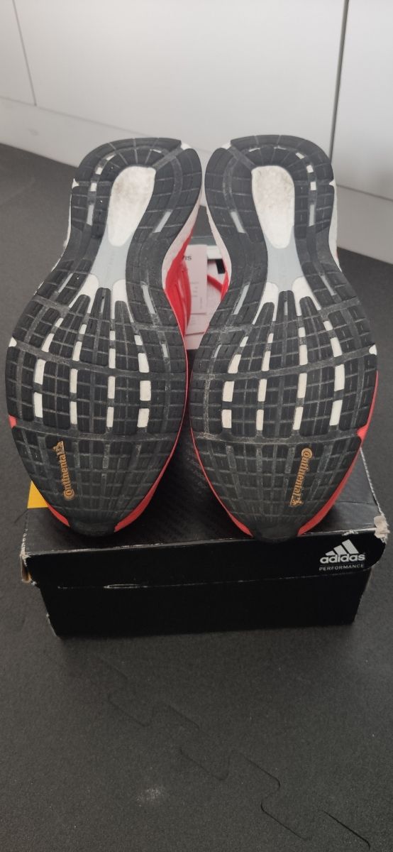 Adizero Tempo 8