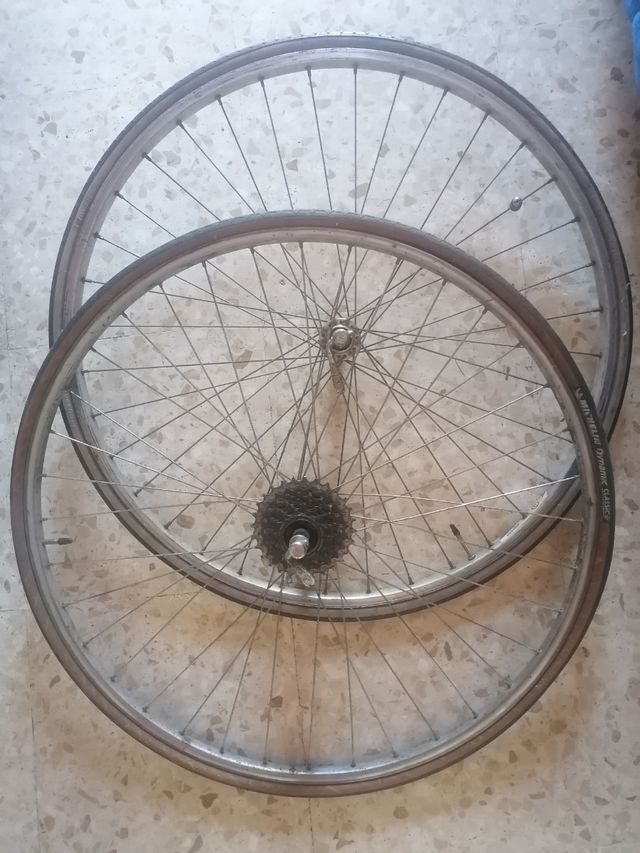 ruedas de bicicleta de carretera