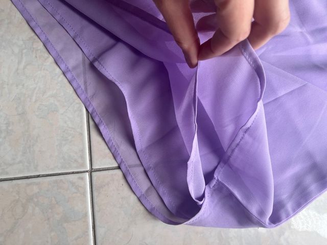 Canotta top con merletto lilla sottogiacca