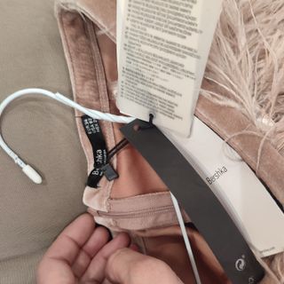 Pantalon-falda shorts plumas Bershka t.34