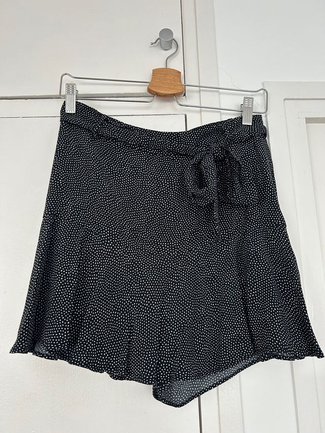 SKORTS Minifalda-shorts ZARA con cinturón 