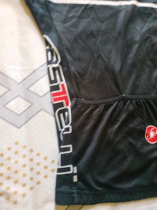 Maillot Castelli. 