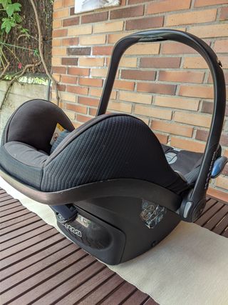 Silla Maxicosi, base Familyfix Isofix y accesorios