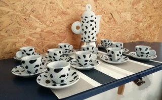 Juego 11 pocillos y cafetera Animal print vaca