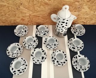 Juego 11 pocillos y cafetera Animal print vaca