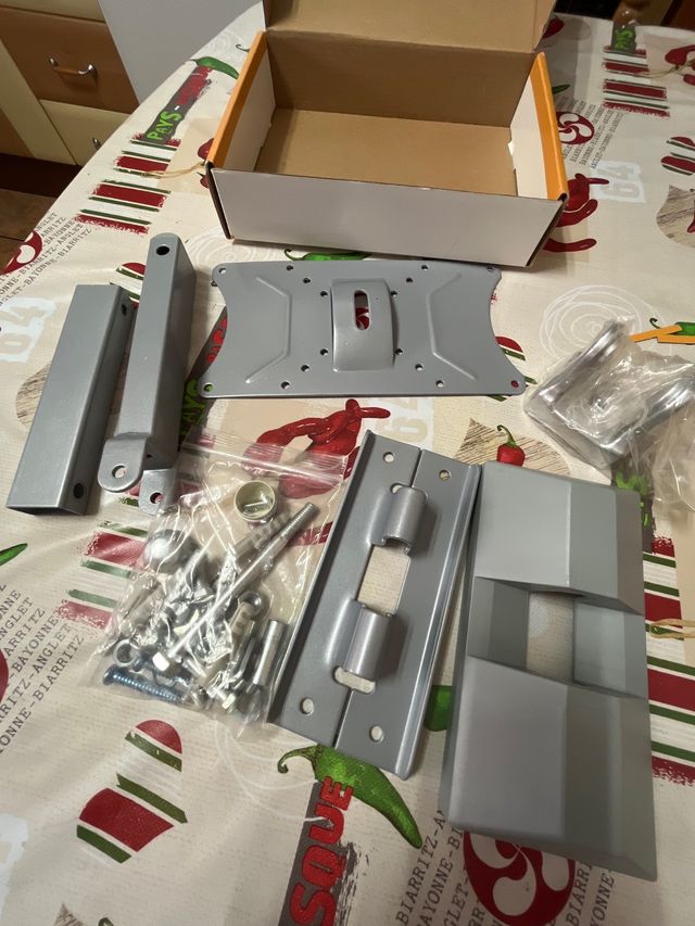 Soporte pared TV. NUEVO.