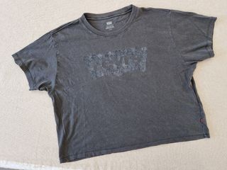 Camiseta Levis oversize crop S