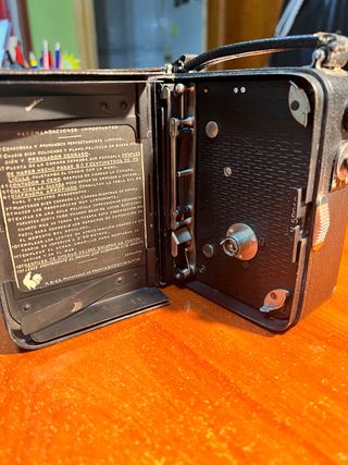 Cámara PATHE BABY antigua, para Museo o colección.