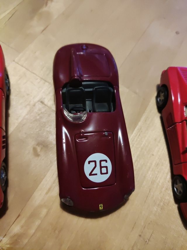 Coche Ferrari juguetes coleccion