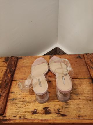 Sandalias transparentes Bershka