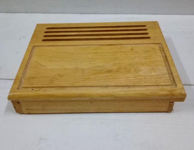 Set de Cuchillos, Tabla y Cajonera.