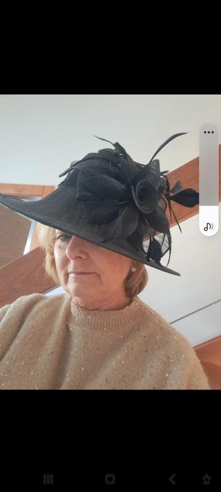 Elegante sombrero ceremonia