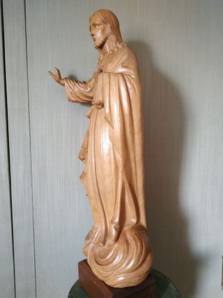 55,5 cm. Cristo Sagrado Corazón de madera
