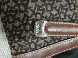 Cartera DKNY mujer monograma marrón