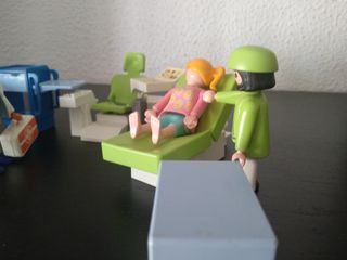 Playmobil conjunto sanitarios.