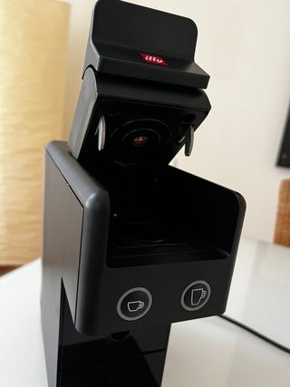 Cafetera Illy de cápsulas