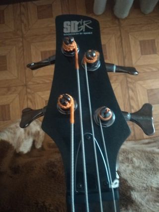 Bajo eléctrico Ibanez
