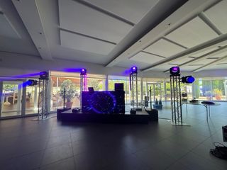 Alquiler equipo sonido, iluminación.