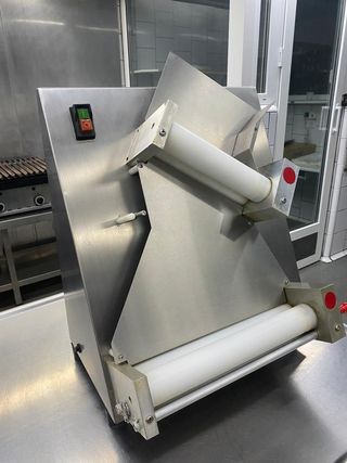 formadora de pizzas de rodillos de 35cm movilfrit