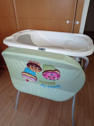 Bañera y cambiador marca Neonato