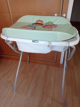 Bañera y cambiador marca Neonato