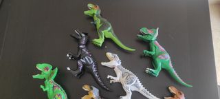 Dinosaurio de Lego. Un dinosaurio cuesta 10 euros.