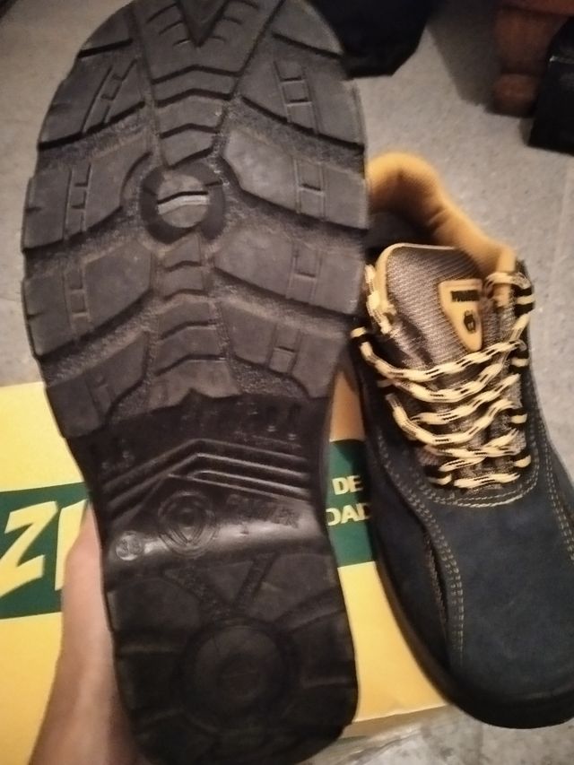 Botas de seguridad marca Panther talla 38