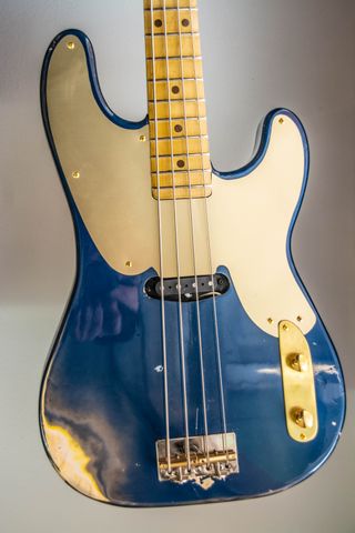 replica fender bass 51