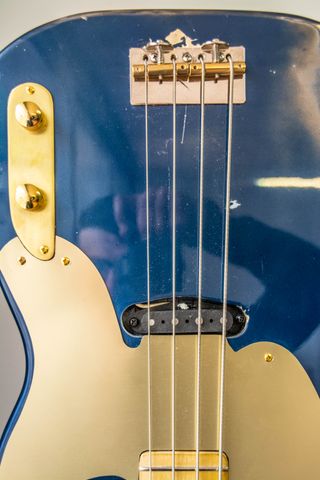 replica fender bass 51