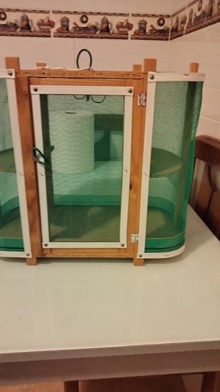 se vende nevera pequeña