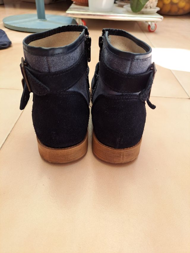 Botitas azul marino 38 de piel y tela.