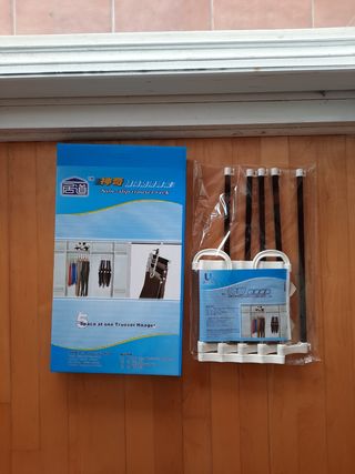 Percha 5 pantalones blanca con antideslizante