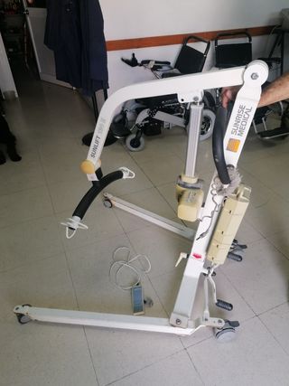 GRUA SUNLIFT 130E MOVILIDAD REDUCIDA