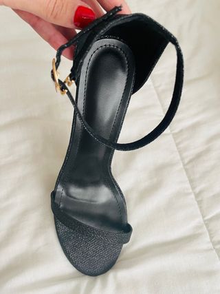 Sandalias con tacón bajo