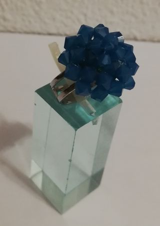 Sortija bisutería de tupies Swarovski. 
