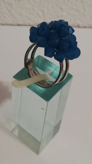 Sortija bisutería de tupies Swarovski. 
