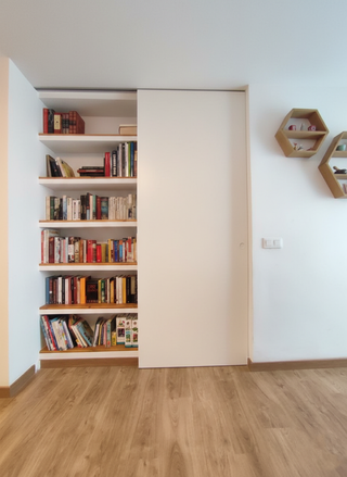 CARPINTERÍA A MEDIDA · SOLUCIONES PERSONALIZADAS