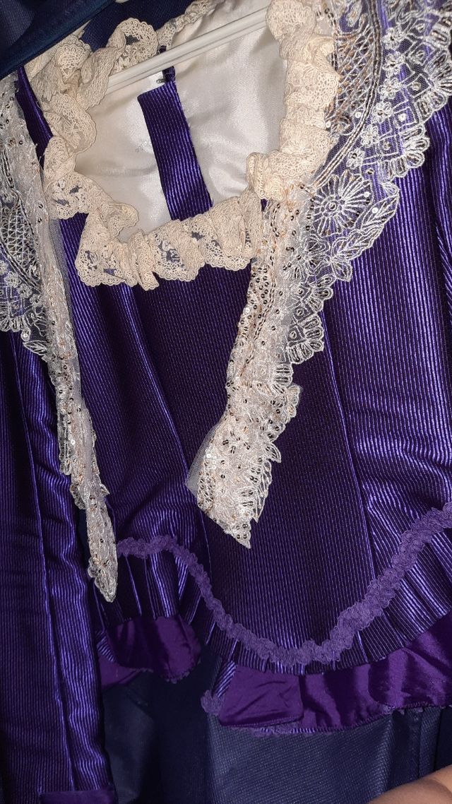 Corpiño de manga larga morado , talla 34