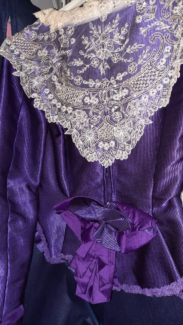 Corpiño de manga larga morado , talla 34