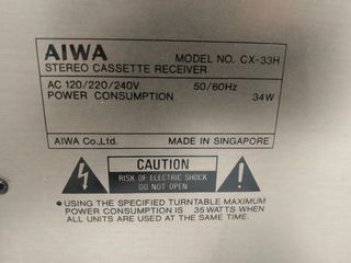 cadena aiwa con tocadiscos y altavoces