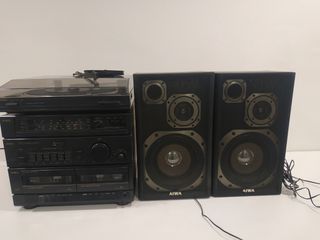 cadena aiwa con tocadiscos y altavoces