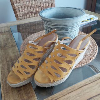 sandalias cuña de esparto.