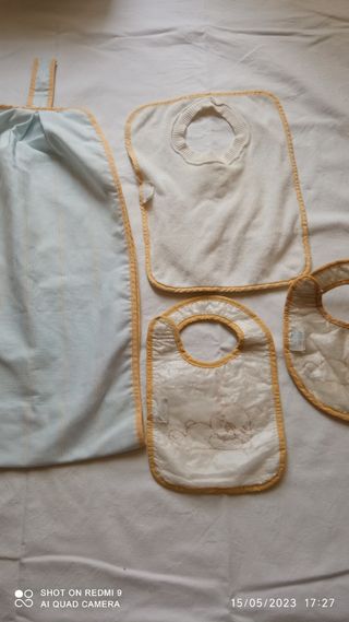 Lote guardapañales y baberos