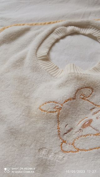 Lote guardapañales y baberos