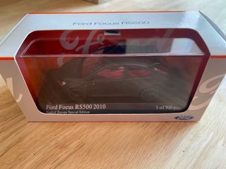 Ford Focus RS500 escala 1:43 Minichamps