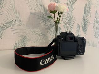 CANON 77D + Kit